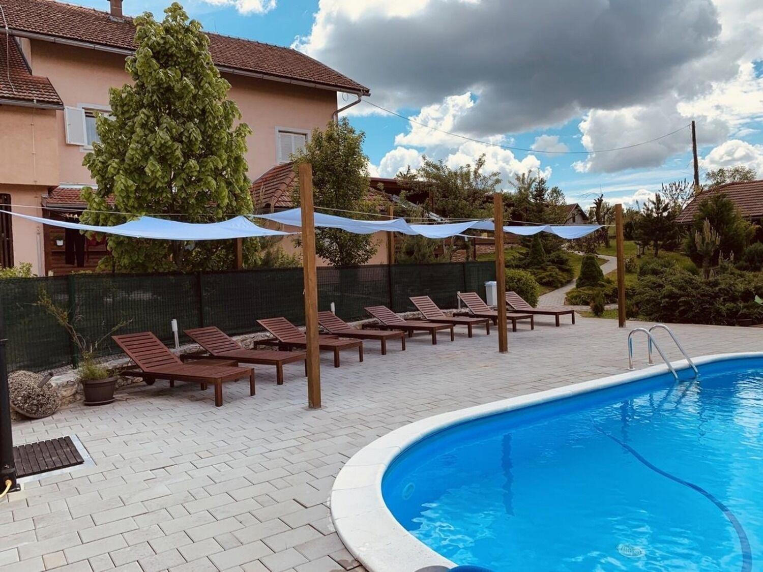 Apartments San - With Pool; 라코비카 외부 사진